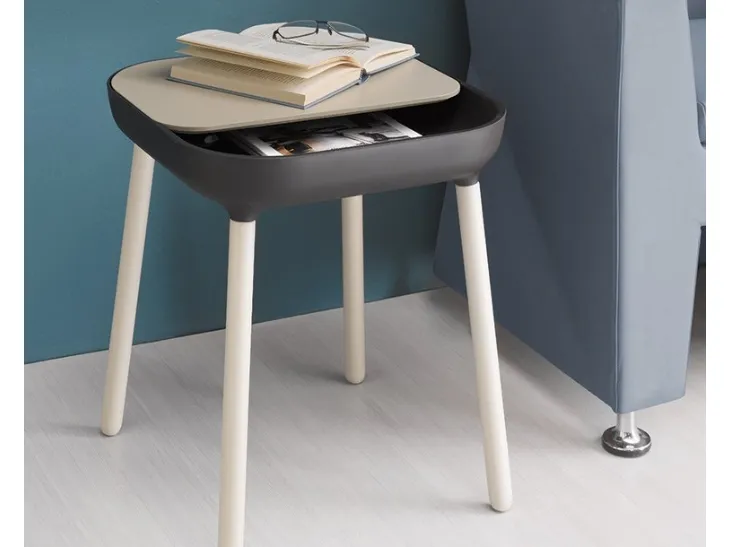 Tavolino App in MDF laccato e vassoio in poliuretano di Domitalia