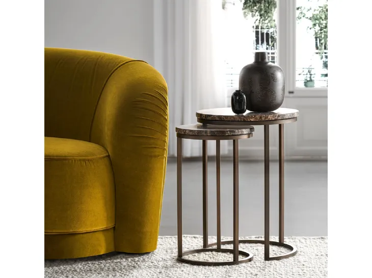 Tavolino rotondo con top in marmo e finiture in metallo Brass & Brass di Tosconova