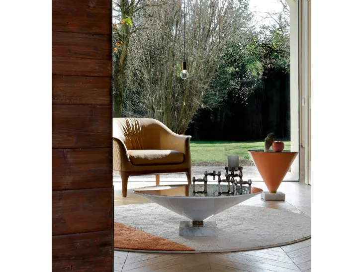 Tavolino rotondo con top in vetro fumé trasparente, struttura conica in metallo e base in marmo Flute di Tonin Casa