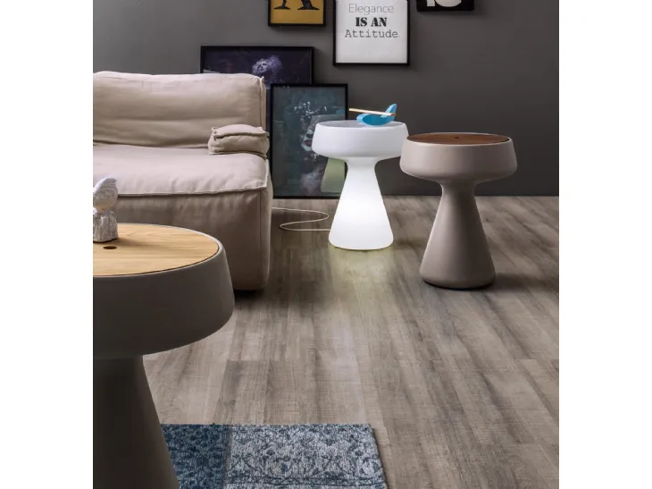 Tavolino di design Maki in polietilene con top in legno di Tonin Casa