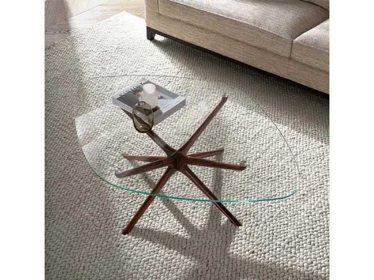 Tavolino dal design fine e ricercato con top in cristallo trasparente e base in legno di noce canaletto Tazio Canaletto di Tosconova