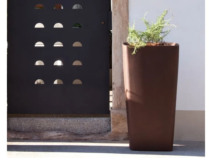 Vaso Terra in polietilene marrone di Domitalia