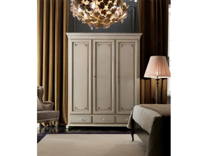 Armadio con ante battenti in legno laccato con decori 2562 di Vittorio Grifoni