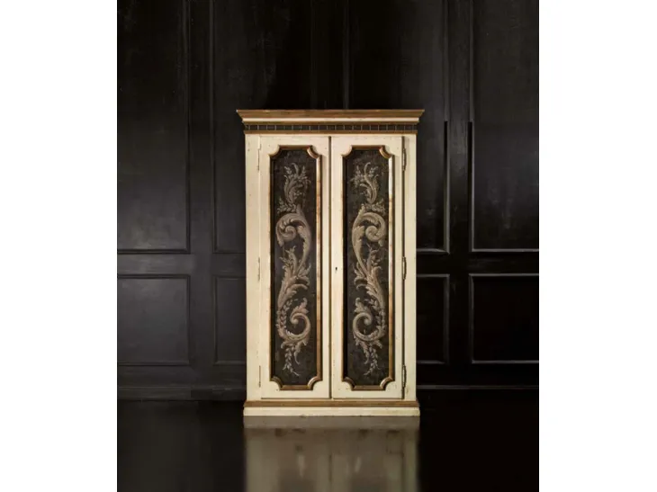 Armadio con ante battenti in legno laccato e decorato Art 2624 di Vittorio Grifoni