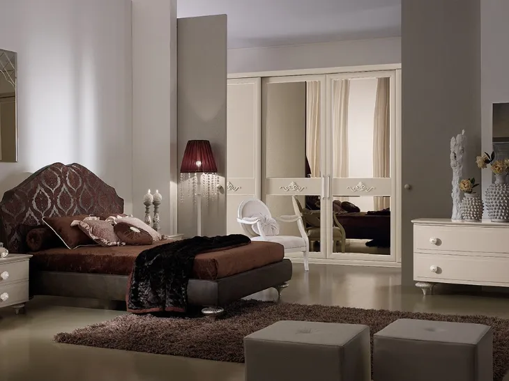 Armadio con ante scorrevoli con specchio bronzato e in laccato tortora con cornice bianca M210 Rigoletto di Ferretti e Ferretti