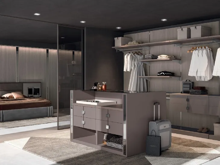 Cabina Armadio FY013 in laccato opaco con isola bifacciale di Ferretti e Ferretti