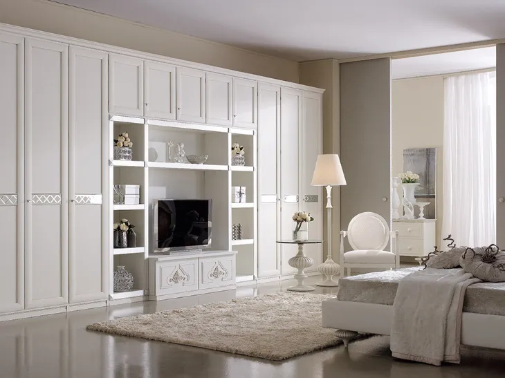 Armadio a ponte con ante battenti M207 Aida finitura Bianco Antico patinato di Ferretti e Ferretti