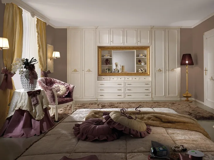 Armadio a muro M218 Zeus finitura Bianco Antiquariato e cornice quadro in Foglia Oro di Ferretti e Ferretti