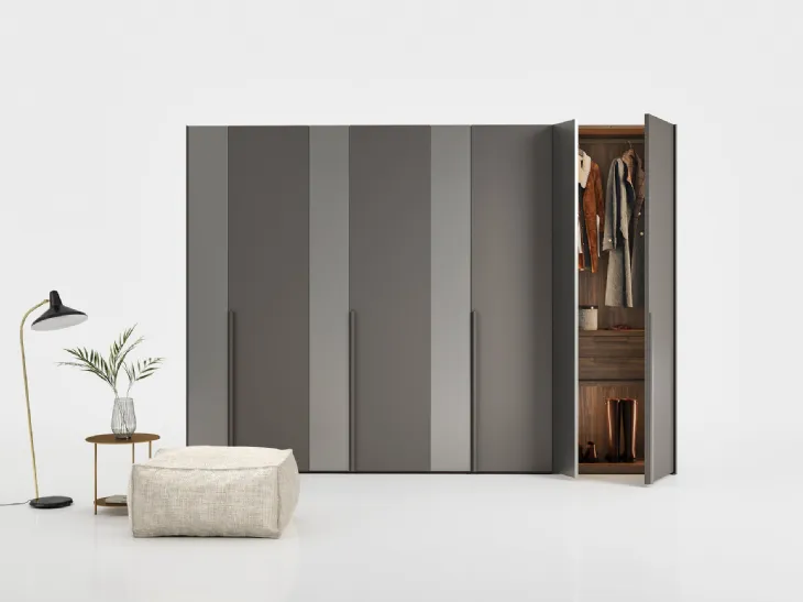 Armadio con ante battenti Thick di Novamobili