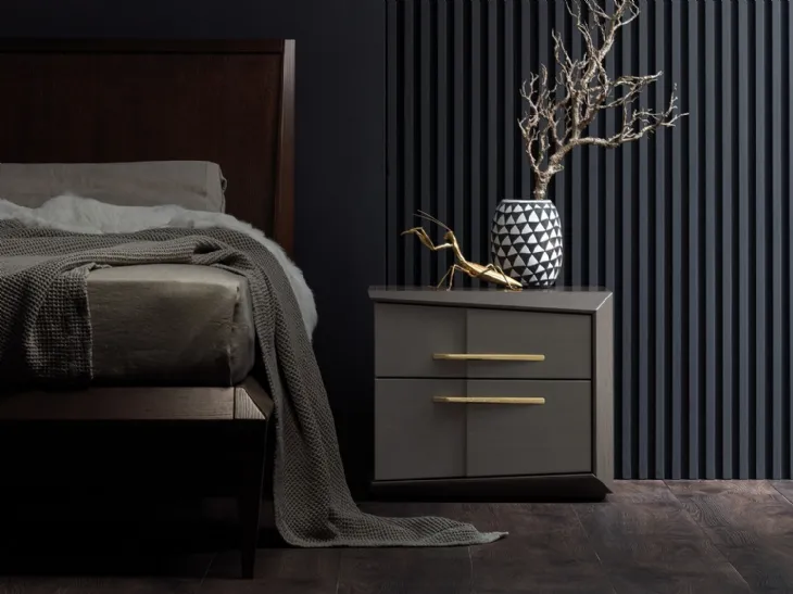 Comodino in legno laccato Elusive di Fasolin