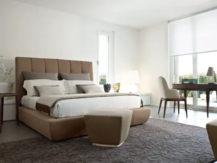 Letto in tessuto con testiera Robert di Volpi