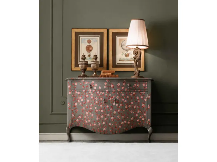 Madia classica in legno laccato decorata con fiori di ciliegio Art 2061 di Vittorio Grifoni