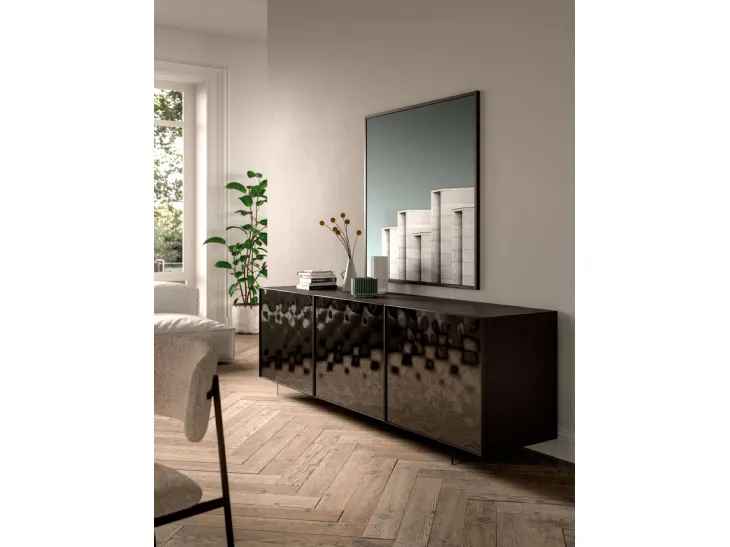 Madia Sarah con contenitore laccato opaco e ante rivestite in specchio bronzato curvato di Ozzio