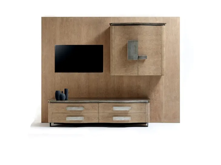 Parete Attrezzata in legno massello di acero crudo sabbiato con top e maniglie in foglia argento Art C060 di Vittorio Grifoni