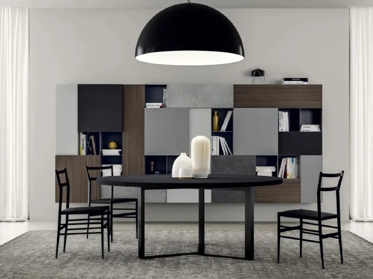 Parete Attrezzata sospesa Line Up 02 dove moduli a giorno e contenitori in varie finiture si alternano di Dielle Modus