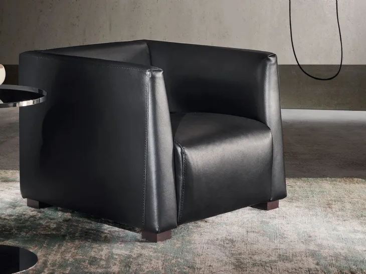 Poltroncina moderna squadrata in pelle Charlie di Gurian