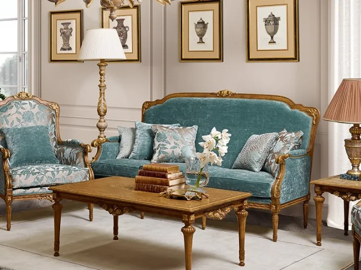 Poltrona classica in tessuto damascato con struttura in legno intagliato Art 0026 di Vittorio Grifoni