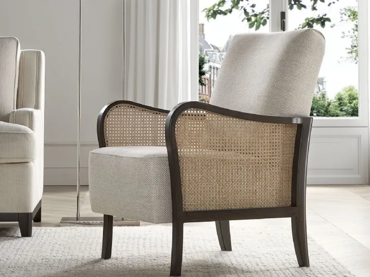 Poltrona in tessuto con struttura in legno e paglia di Vienna Delia di Tosconova