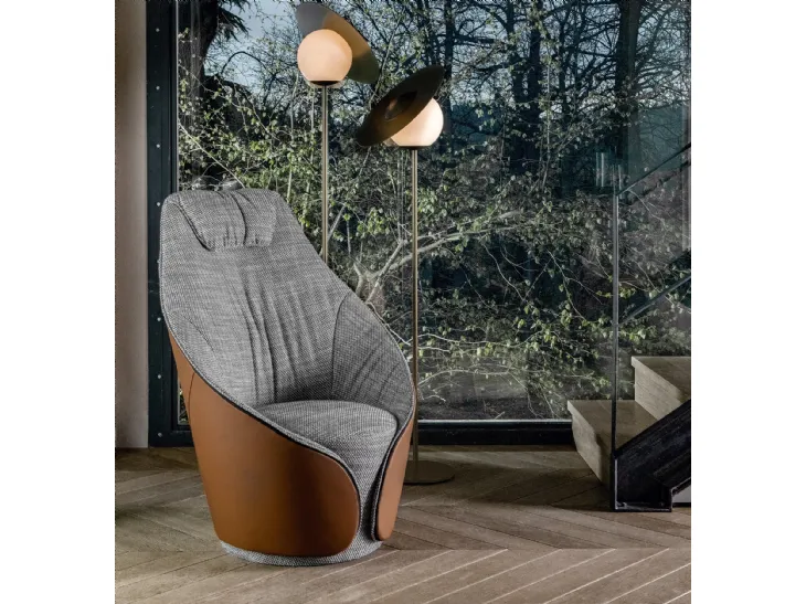 Poltroncina Mama in tessuto e pelle di Tonin Casa