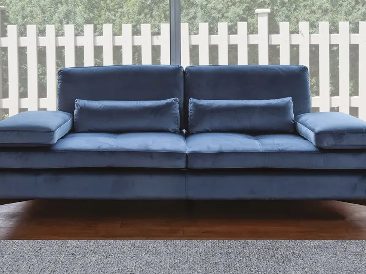 Divano lineare di design Serena di Nicoletti Home