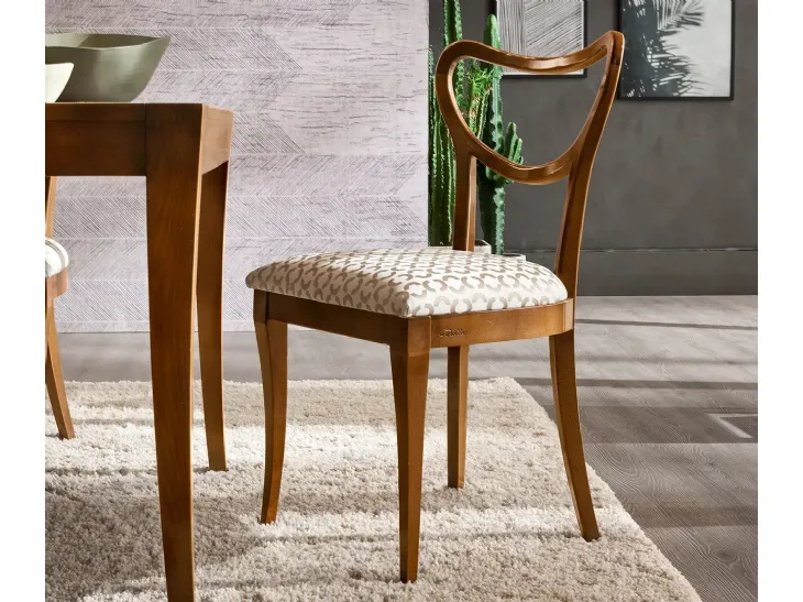 Sedia Apus in legno con seduta in tessuto imbottito di Le Fablier