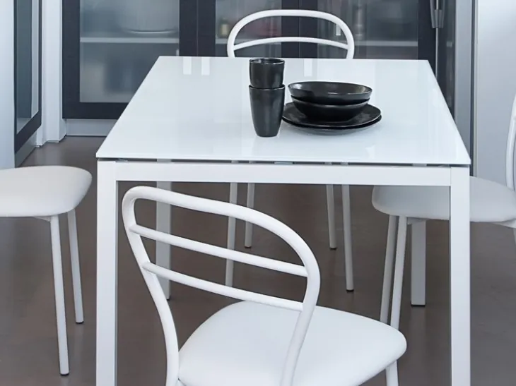 Sedia Connie in ecopelle e acciaio verniciato Domitalia