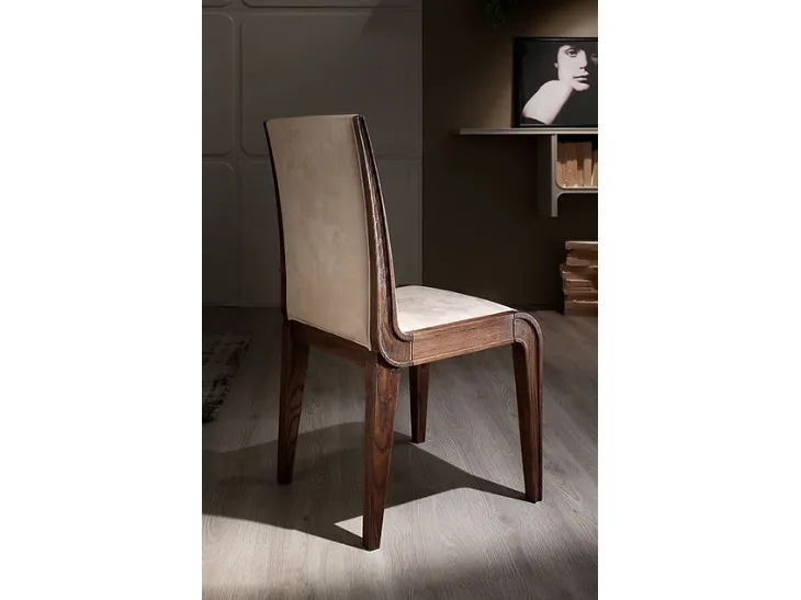 Sedia Cleo in pelle con struttura in legno di Fasolin