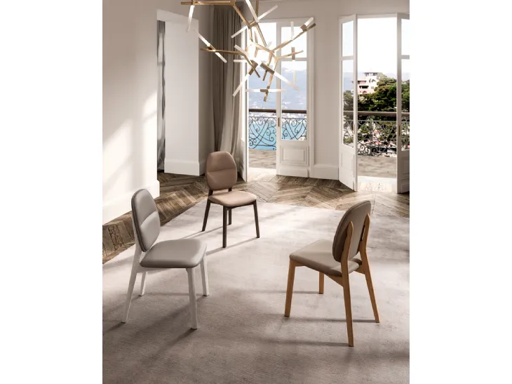 Sedia in pelle con struttura in legno massello Giotto di Ozzio