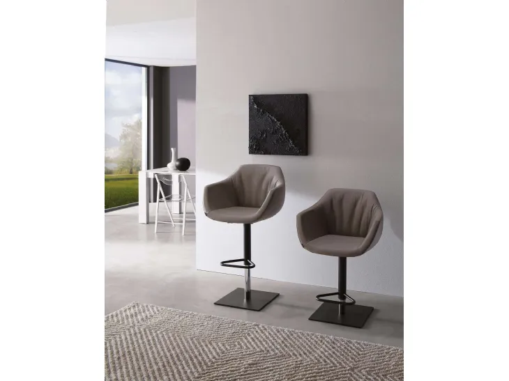 Sgabello in pelle Nemo di Ozzio