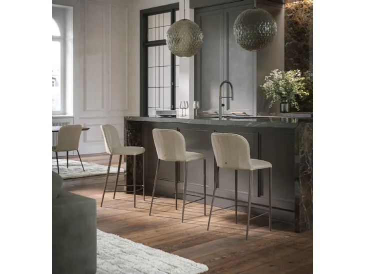 Sgabello Bustier in pelle di Tonin Casa