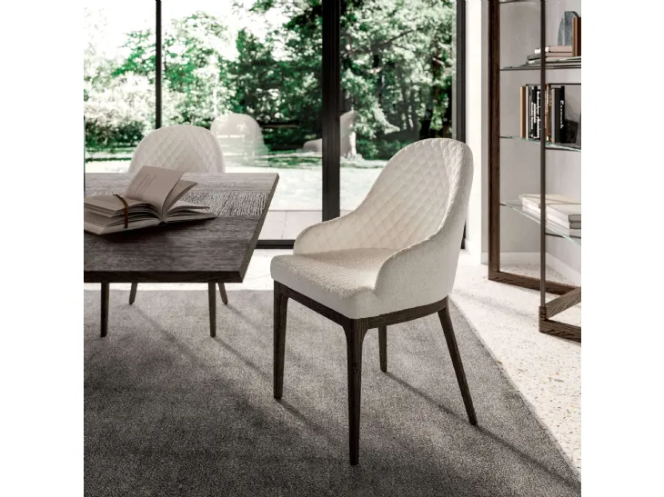 Sedia con braccioli Thelma di Ozzio