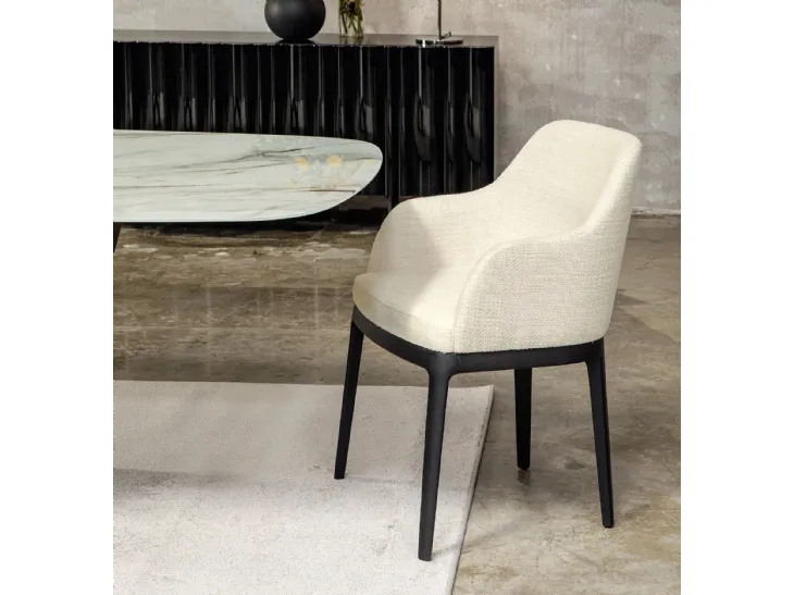 Sedia in tessuto con braccioli Cleo di Tonin Casa