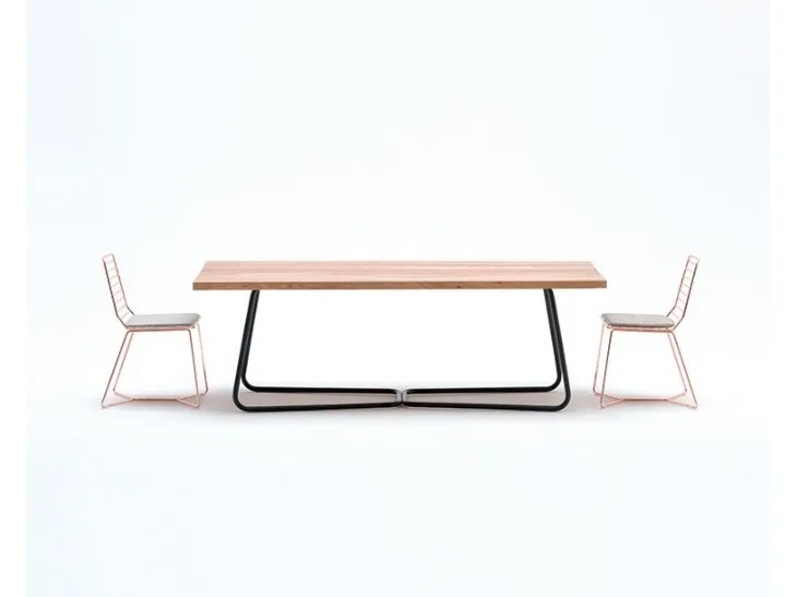 Tavolo rettangolare in legno con base in acciaio verniciato Nex di Domitalia