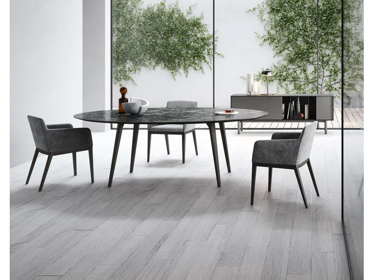 Tavolo Rea con top in marmo di Novamobili