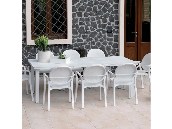 Tavolo da giardino allungabile Lepanto con top in polipropilene e base in alluminio verniciato di La Seggiola